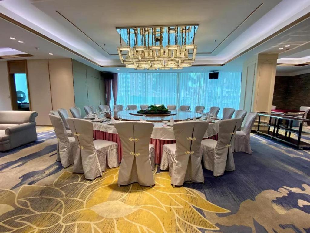 Fenggang Gladden Hotel Tiantangwei Exterior foto
